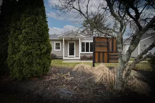 438 Gulf Rd W, Dartmouth, MA 02748 - Photo 1