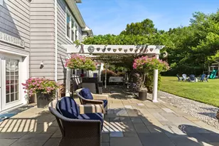 1276 Old Fall River Rd, Dartmouth, MA 02747 - Photo 9