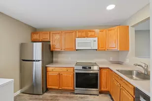 330 Sunderland Rd, Worcester, MA 01604 - Photo 9