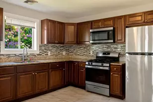 247 Pilgrim Ave, Worcester, MA 01604 - Photo 5