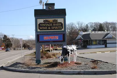 580 Gar Highway, Swansea, MA 02777 - Photo 3