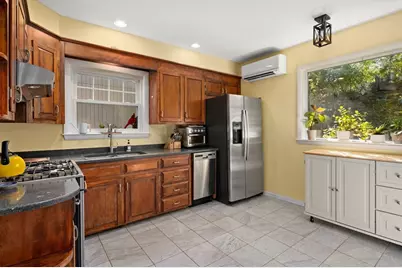 32 Charles St, Wakefield, MA 01880 - Photo 7