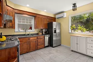 32 Charles St, Wakefield, MA 01880 - Photo 7