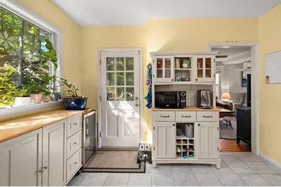 32 Charles St, Wakefield, MA 01880 - Photo 9