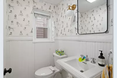 32 Charles St, Wakefield, MA 01880 - Photo 19