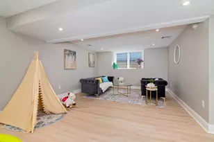 13 Arlington St, Somerville, MA 02145 - Photo 21