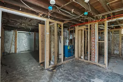 213 Weetamoe St, Fall River, MA 02720 - Photo 7