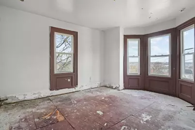 213 Weetamoe St, Fall River, MA 02720 - Photo 5