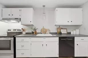 276 Albion St, Wakefield, MA 01880 - Photo 5