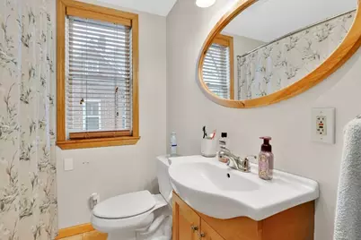 40 Laurel St, Holyoke, MA 01040 - Photo 15