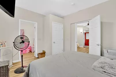 40 Laurel St, Holyoke, MA 01040 - Photo 33