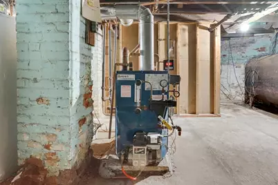 40 Laurel St, Holyoke, MA 01040 - Photo 39