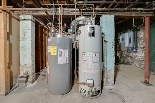 40 Laurel St, Holyoke, MA 01040 - Photo 37