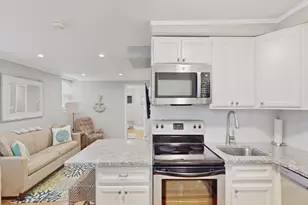 130 G St, Boston, MA 02127 - Photo 1