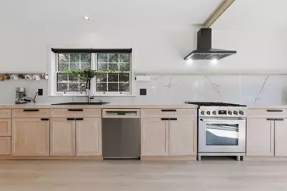 11 Sherwood St #1, Boston, MA 02131 - Photo 3