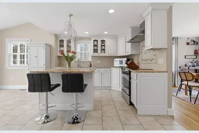 768 Lynn Fells Pkwy, Melrose, MA 02176 - Photo 11