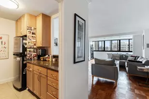 2 Hawthorne Pl, Boston, MA 02114 - Photo 3
