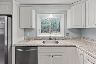 323 Flagg St #2, Bridgewater, MA 02324 - Photo 3