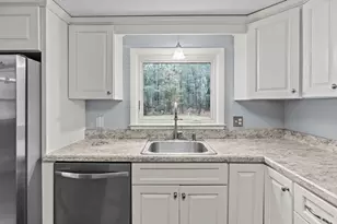 323 Flagg St, Bridgewater, MA 02324 - Photo 3