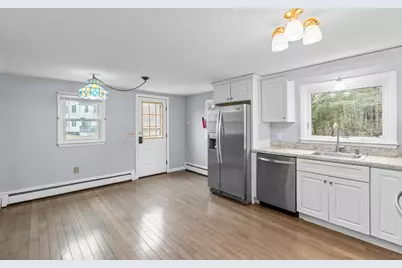 323 Flagg St #2, Bridgewater, MA 02324 - Photo 5