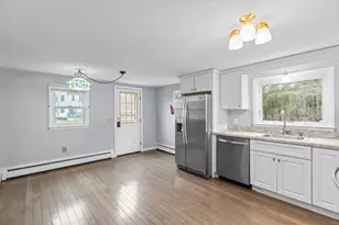 323 Flagg St, Bridgewater, MA 02324 - Photo 5