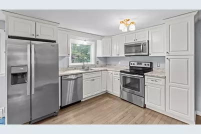 323 Flagg St #2, Bridgewater, MA 02324 - Photo 1