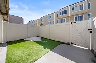 10 Fresh Pond Pl, Cambridge, MA 02138 - Photo 17