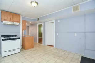 23 Grove St, Haverhill, MA 01832 - Photo 9