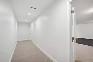 110 Crystal Brook Dr, Springfield, MA 01118 - Photo 37