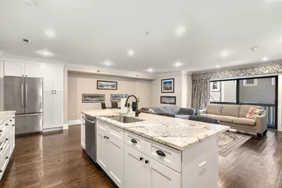 215 Athens St #4, Boston, MA 02127 - Photo 5