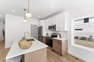 142 Fisher St, Attleboro, MA 02703 - Photo 7