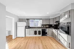 26 Tapley Ave, Revere, MA 02151 - Photo 9