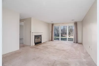 303 Ridgefield Cir #A, Clinton, MA 01510 - Photo 7