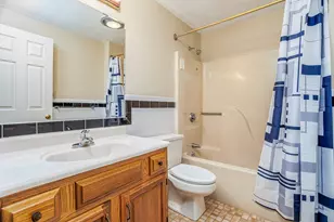 303 Ridgefield Cir, Clinton, MA 01510 - Photo 21