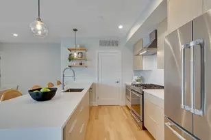 165-167 Bowen St, Boston, MA 02127 - Photo 11