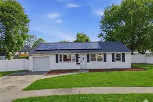 34 Beaconsfield St, Lawrence, MA 01843 - Photo 1