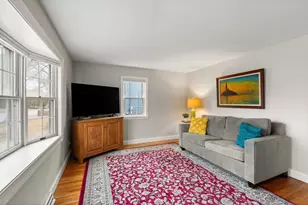 72 Village St, Marblehead, MA 01945 - Photo 3