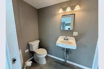 31 Mobile Home Way, Springfield, MA 01119 - Photo 9