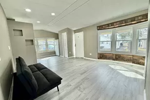 31 Mobile Home Way, Springfield, MA 01119 - Photo 5