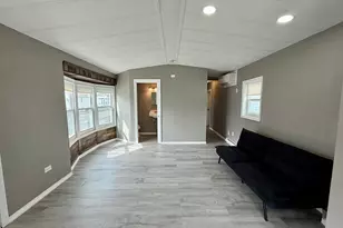 31 Mobile Home Way, Springfield, MA 01119 - Photo 3