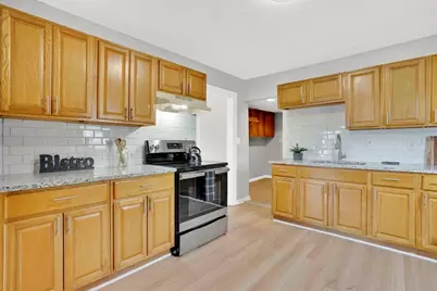 64 Berkshire Ave, Springfield, MA 01109 - Photo 13