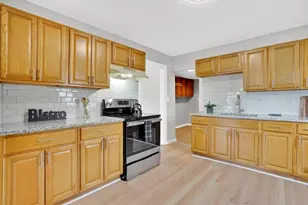 64 Berkshire Ave, Springfield, MA 01109 - Photo 13