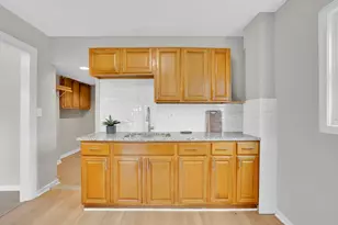 64 Berkshire Ave, Springfield, MA 01109 - Photo 17