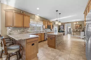 6 Meadowlark Dr, Rehoboth, MA 02769 - Photo 3