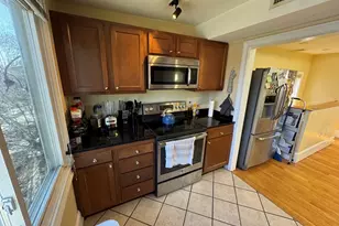 208 Holland St, Somerville, MA 02144 - Photo 9