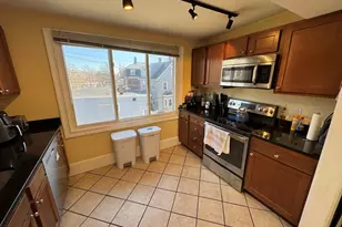 208 Holland St, Somerville, MA 02144 - Photo 5