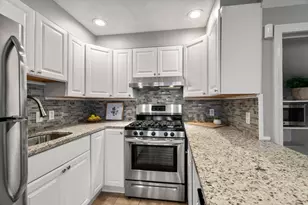 14 Mallet St, Boston, MA 02124 - Photo 13