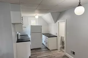 21 Essex St, Saugus, MA 01906 - Photo 3