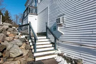 21 Essex St, Saugus, MA 01906 - Photo 9