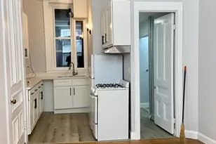 83 W Cedar St, Boston, MA 02114 - Photo 5